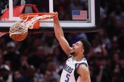 开云体育下载-独行侠后场新星横扫内线猛龙