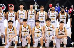 开云体育官网-男子篮球联赛中球员们的团队合作默契