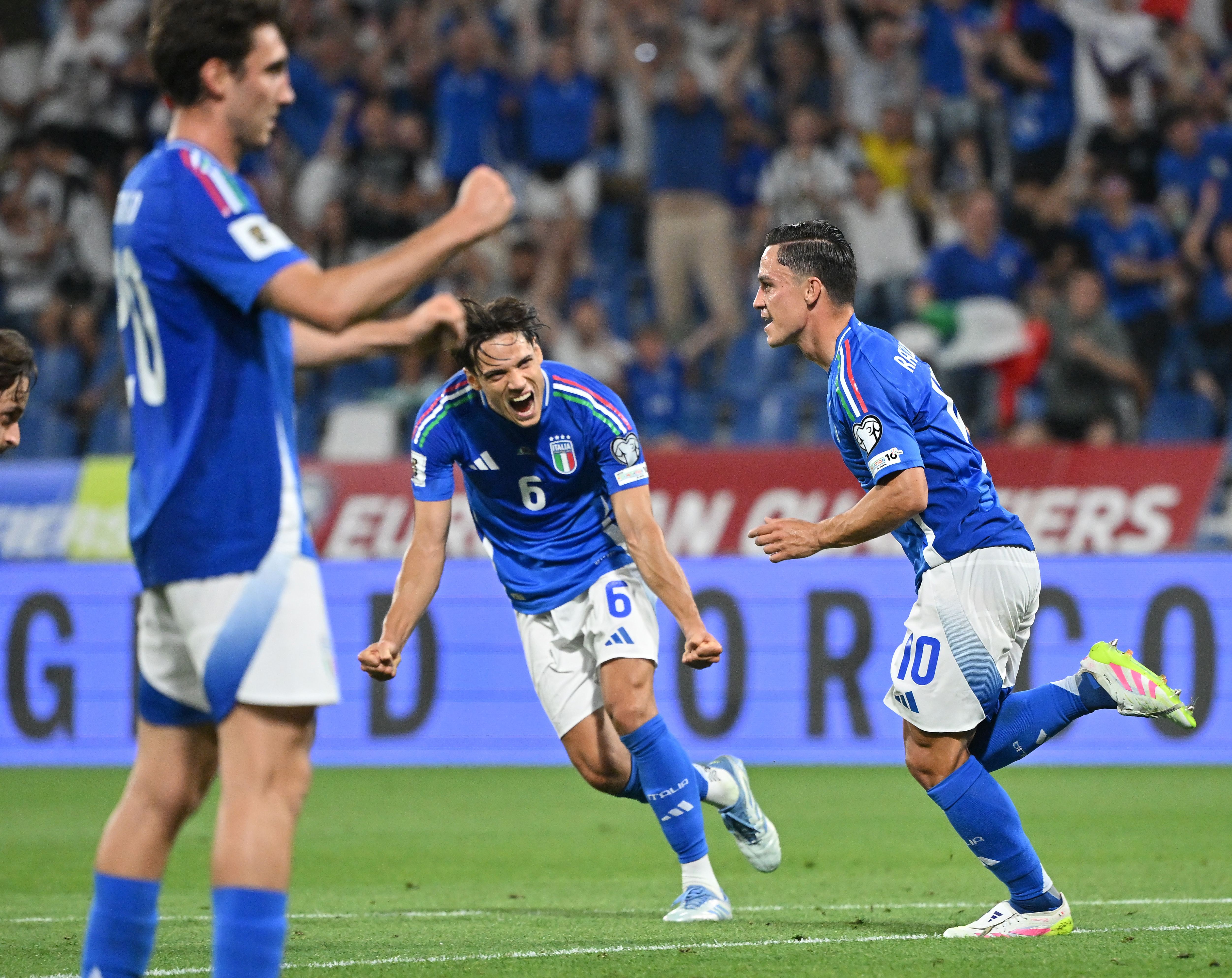 意大利主场不敌匈牙利，晋级机会受挫