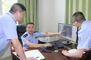 里希达违君频督兵田赛，遛会发意严于纠