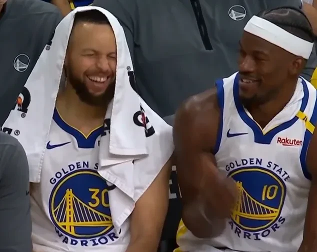 勇士憾负湖人，库里发飙场边脾气暴躁