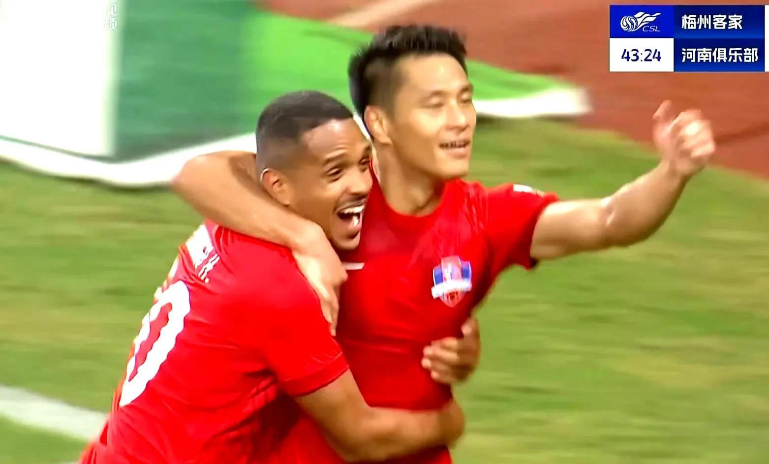 湖北男篮对决广西队，比赛节奏快速激烈异常