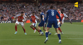 阿森纳前锋精准射门,连续进球 阿森纳前锋精准射门,连续进球