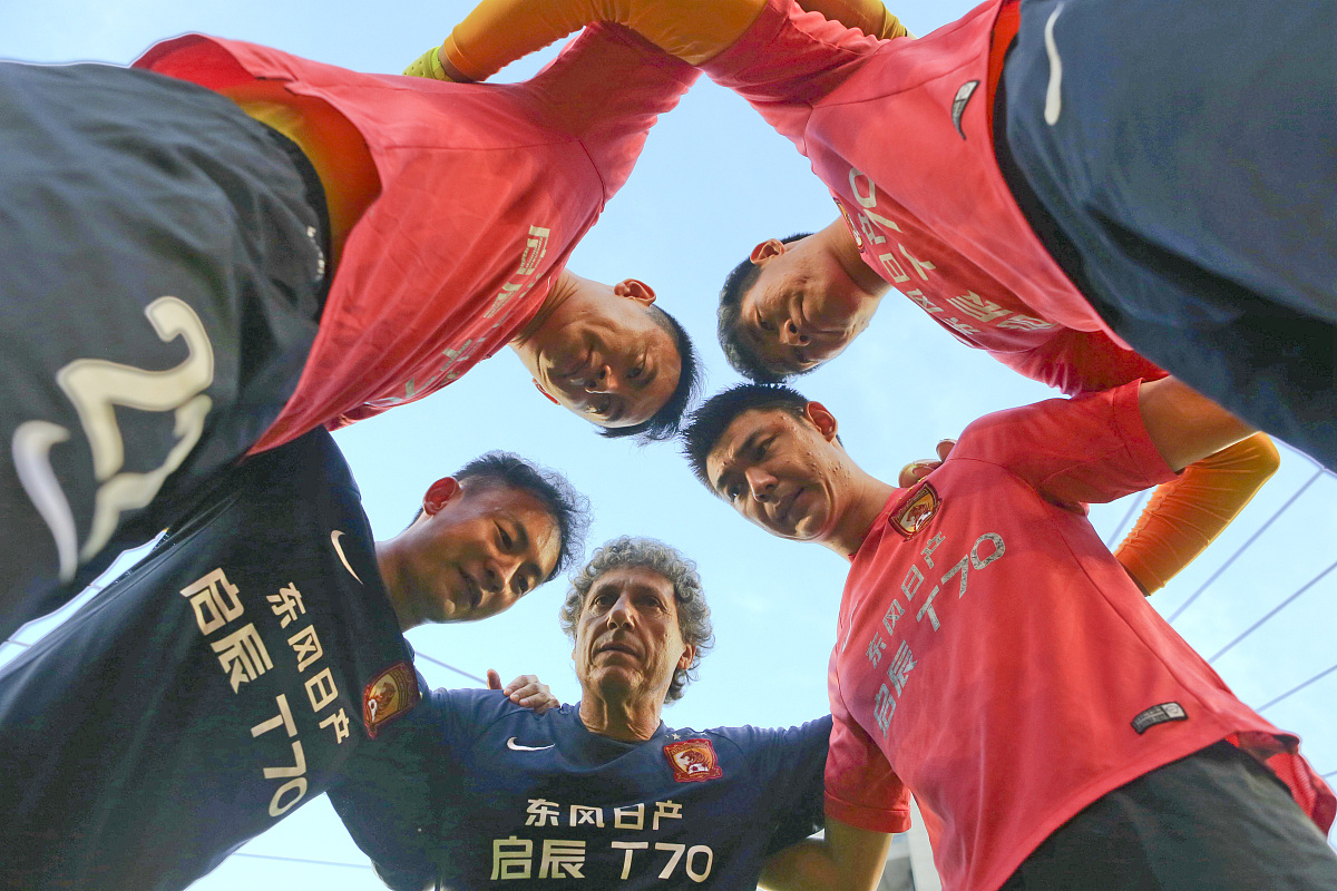 包含巴西国家队健儿全力备赛，备战欧洲杯强劲对手的词条