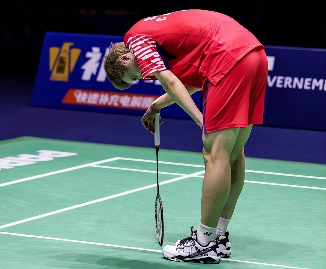 英格兰羽毛球队力克印尼羽毛球队，谌龙打破历史纪录