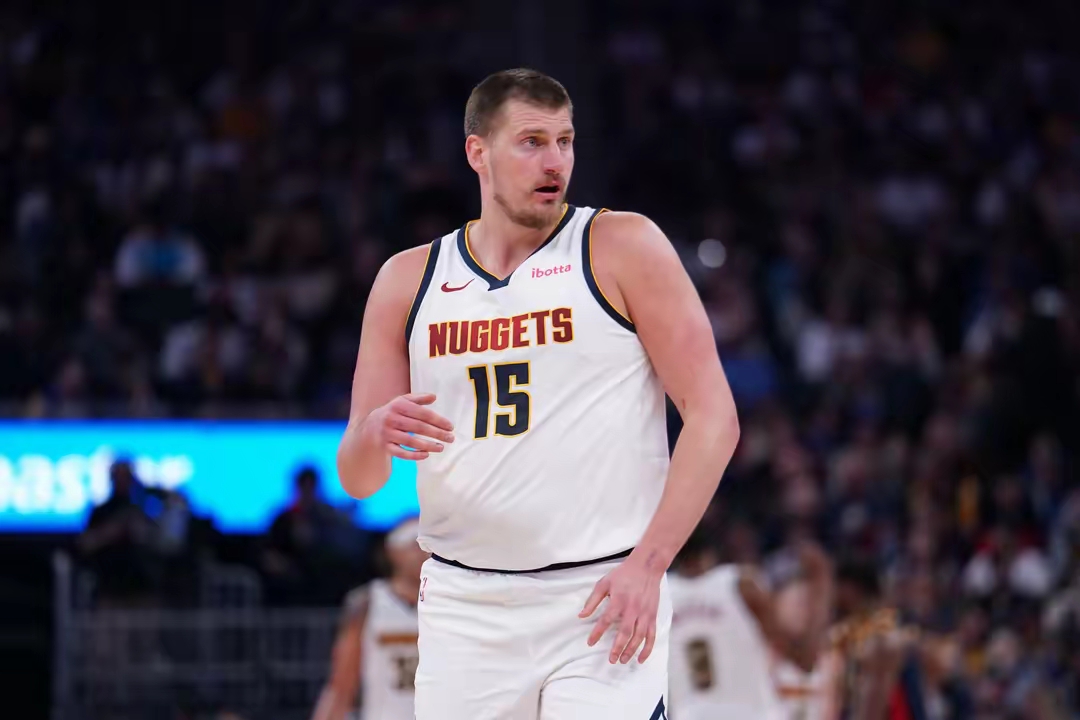 黄蜂客场大胜开拓者,戈登拿下29分 黄蜂客场大胜开拓者,戈登拿下29分