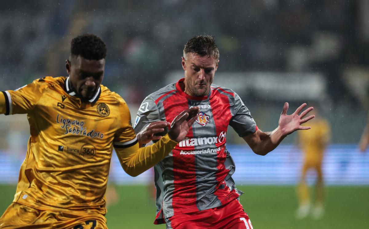 包含尤文客场惨败，小组前景堪忧的词条